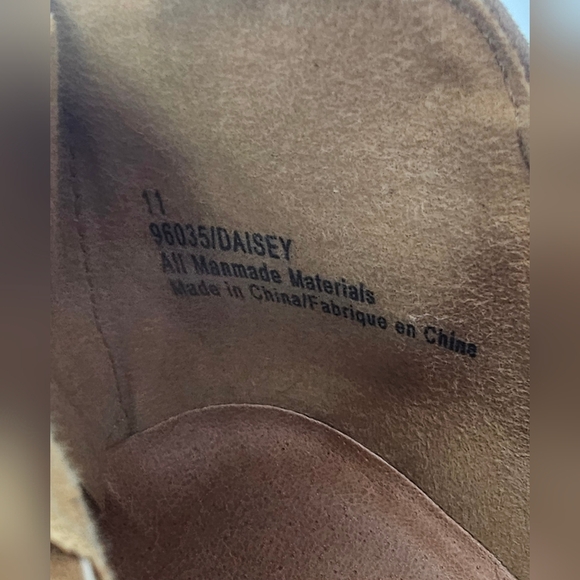 Maurices Women's Daisey Perforated Wedge Ankle Zip Bootie Tan Faux Suede Size 11 - Picture 13 of 14